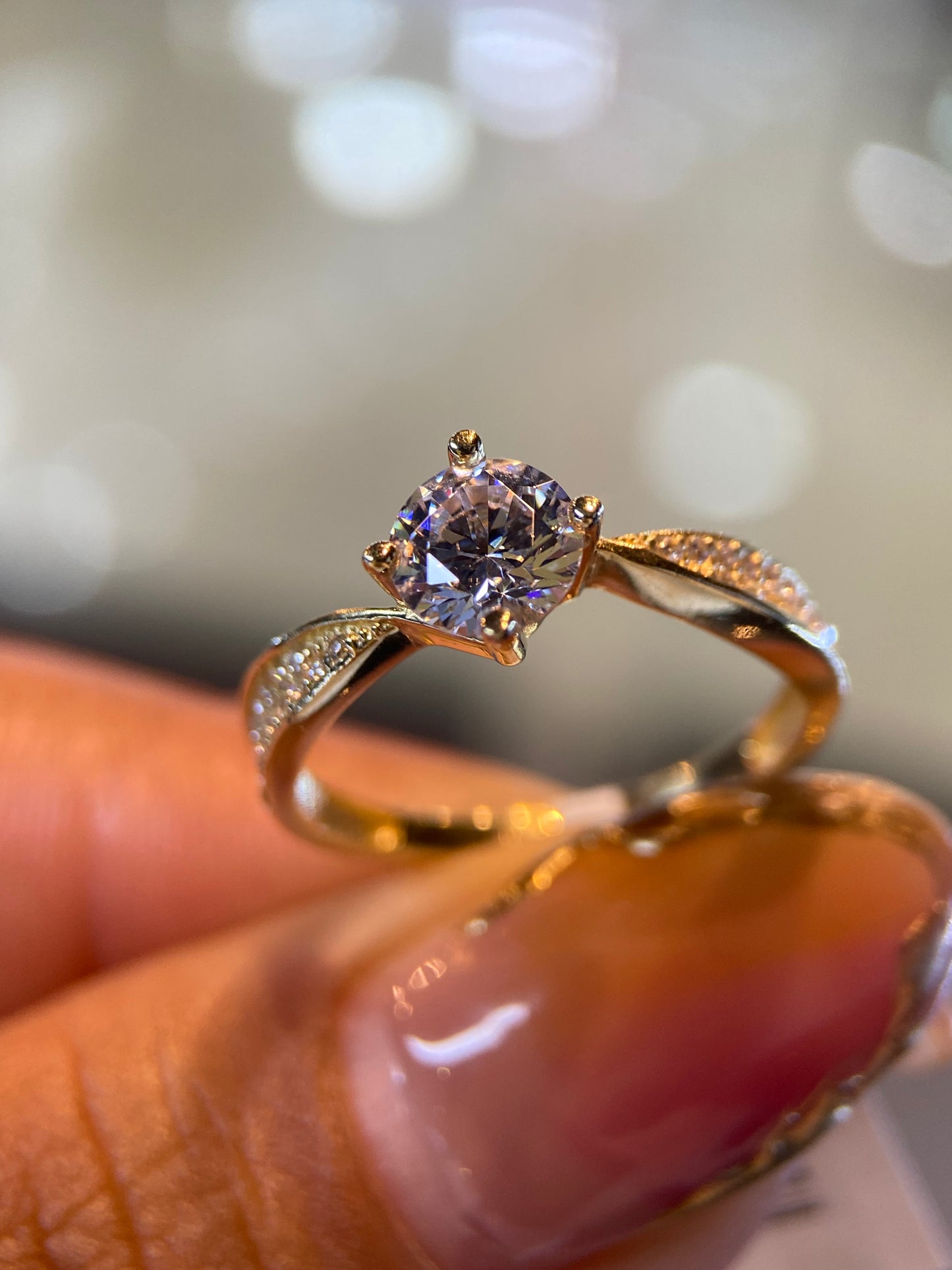 Anillo de compromiso en oro