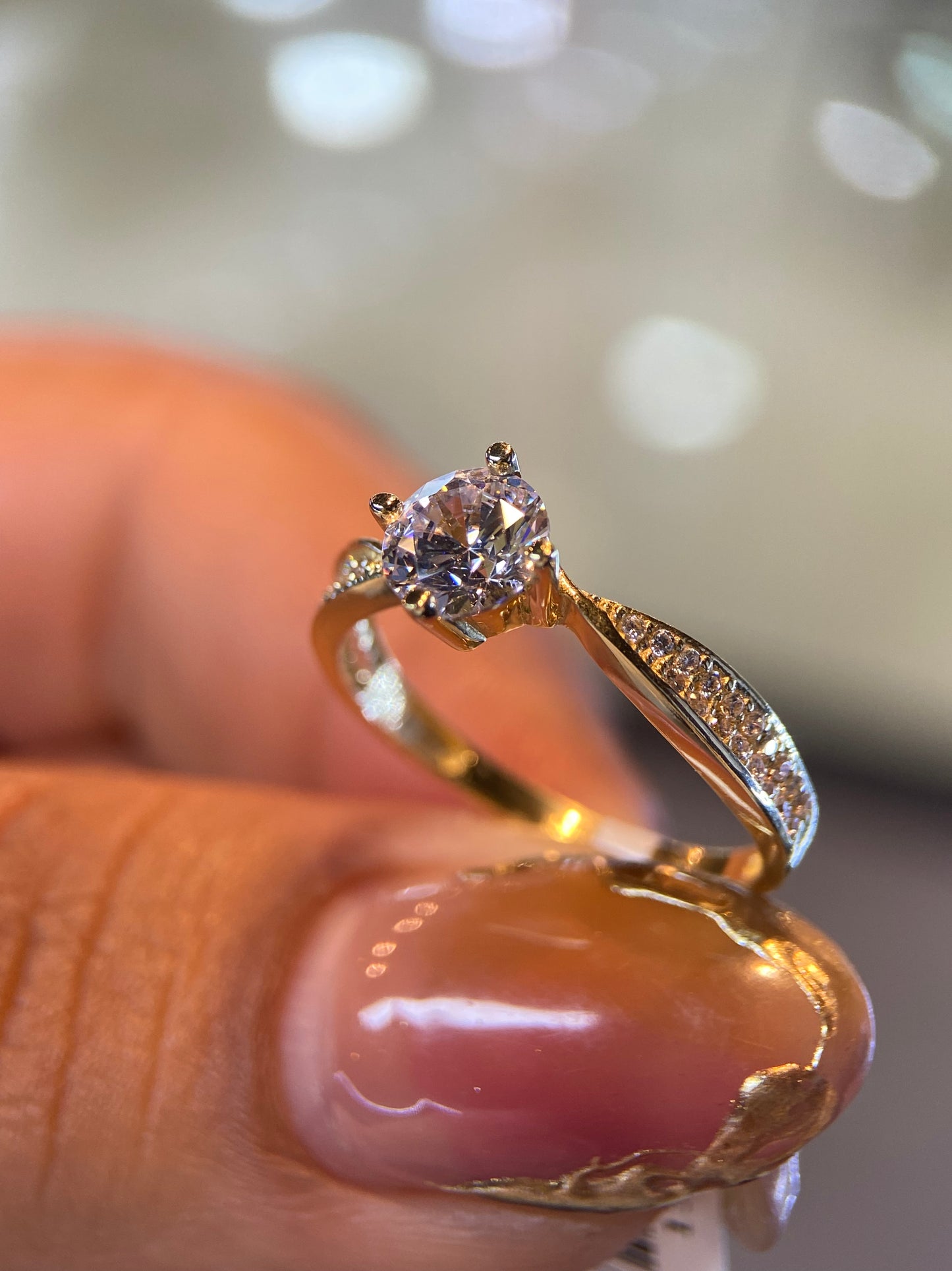 Anillo de compromiso en oro