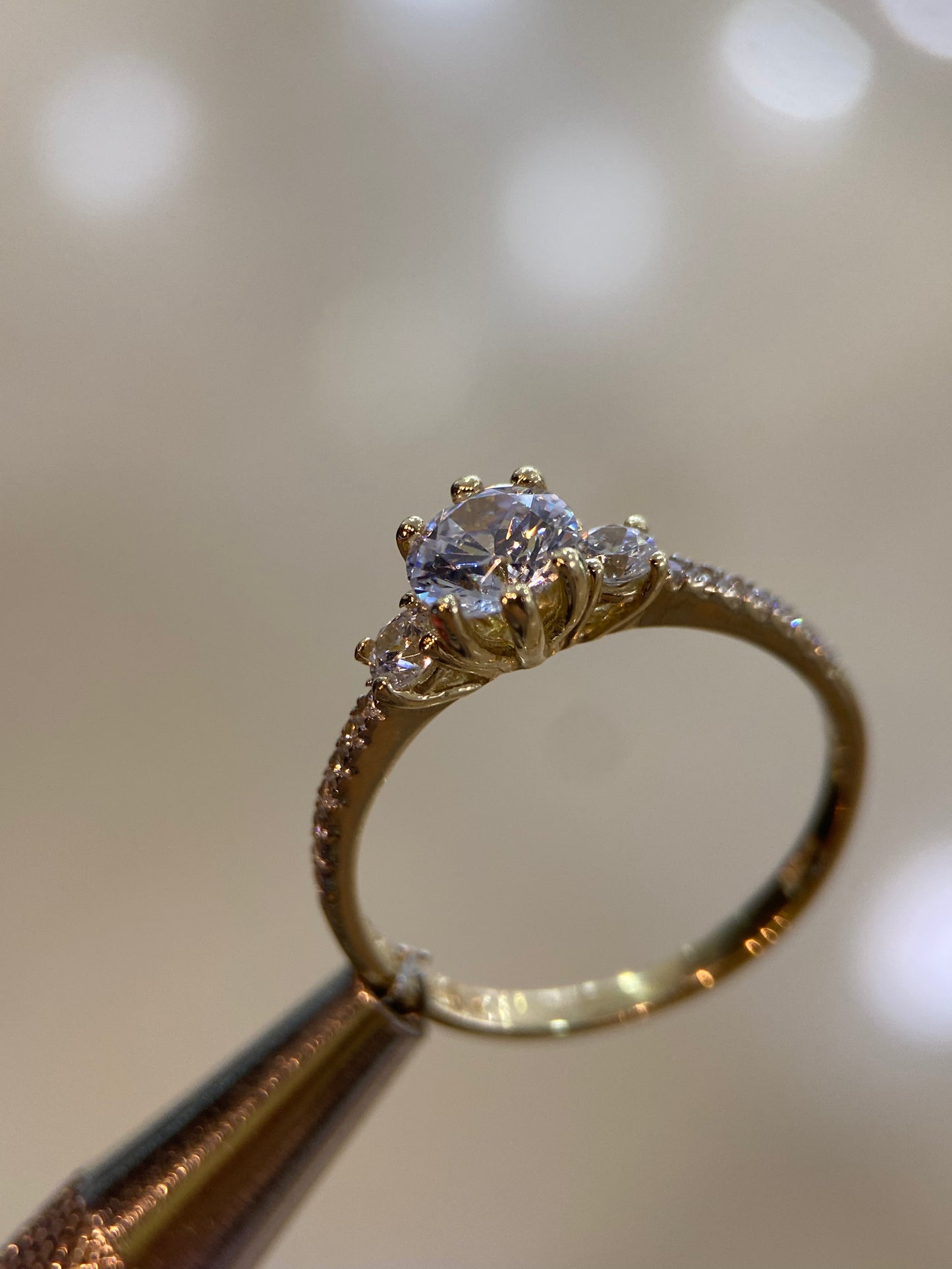Anillo de compromiso en oro