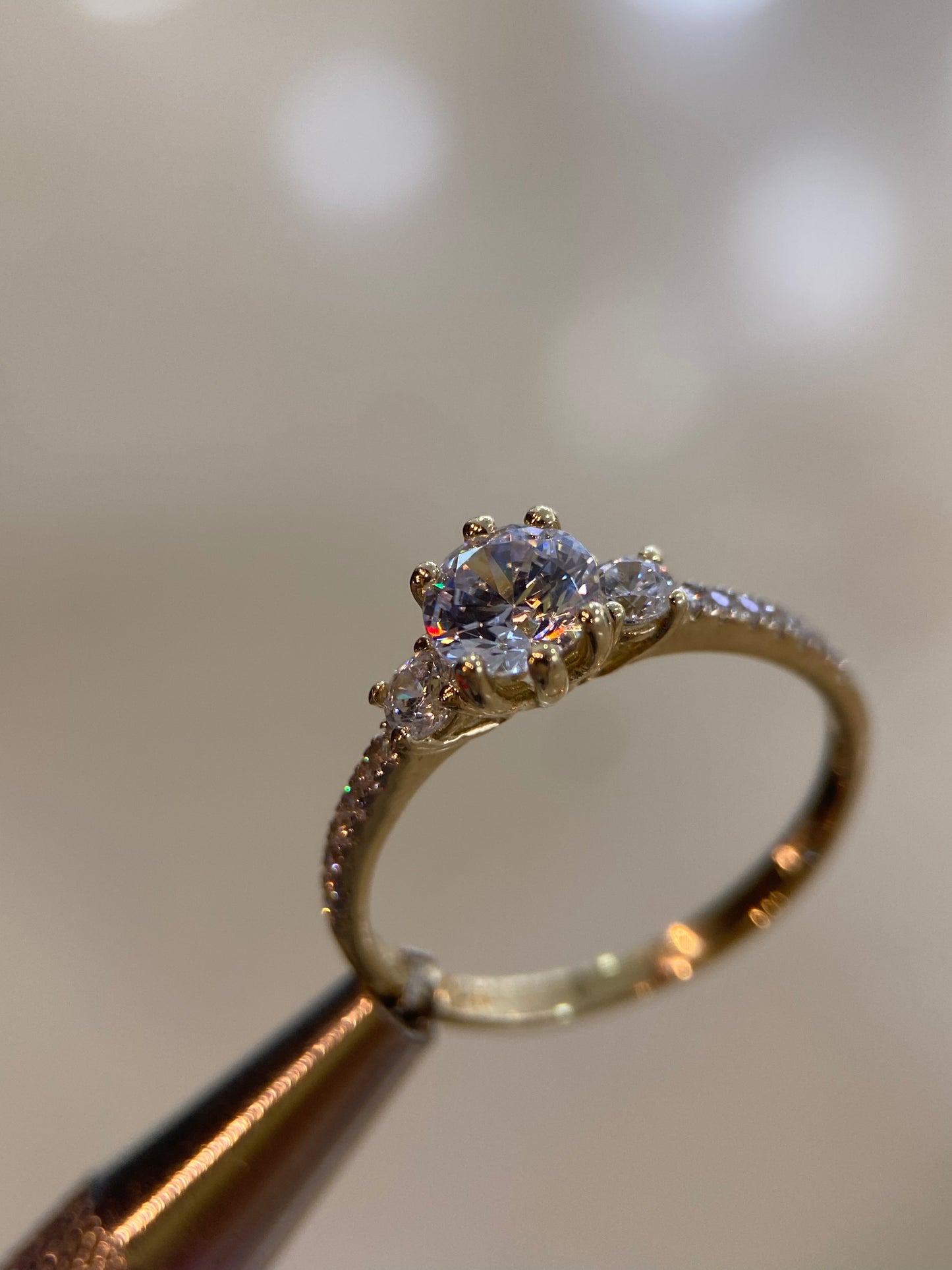 Anillo de compromiso en oro