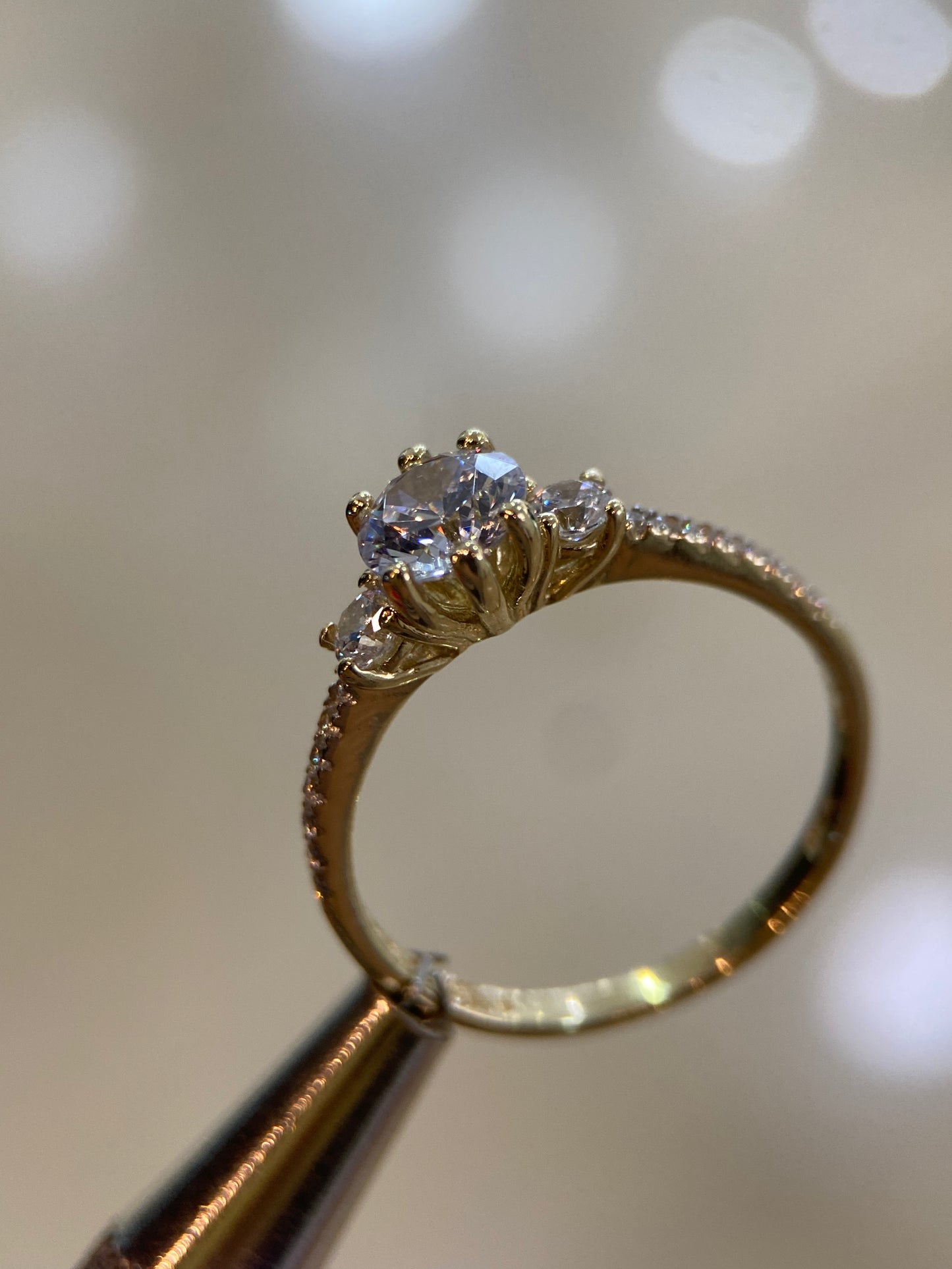 Anillo de compromiso en oro
