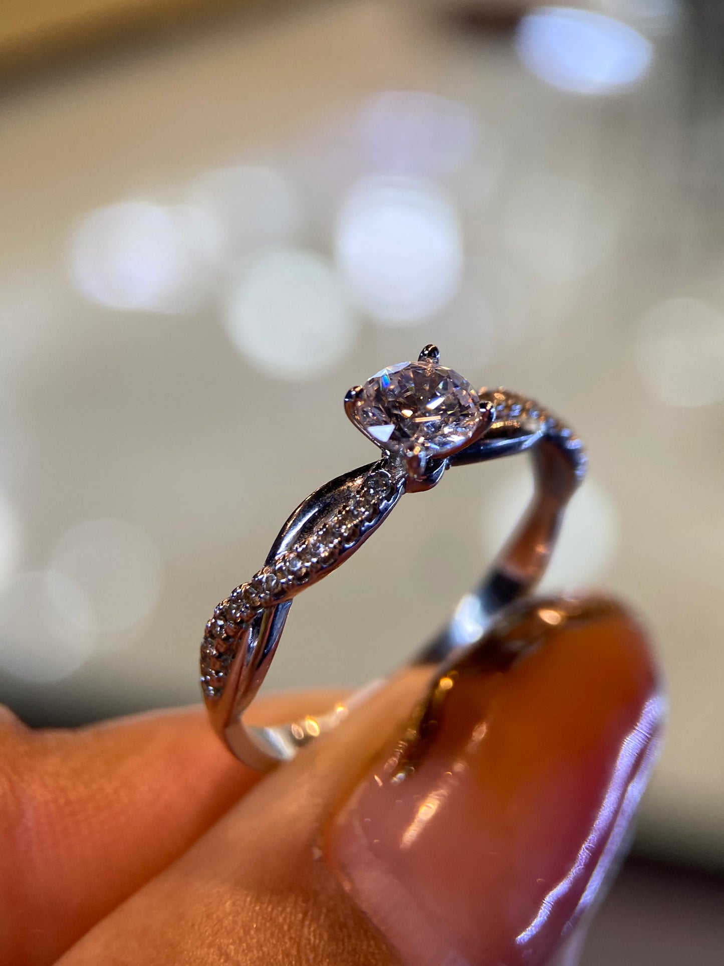 Anillo de compromiso en oro