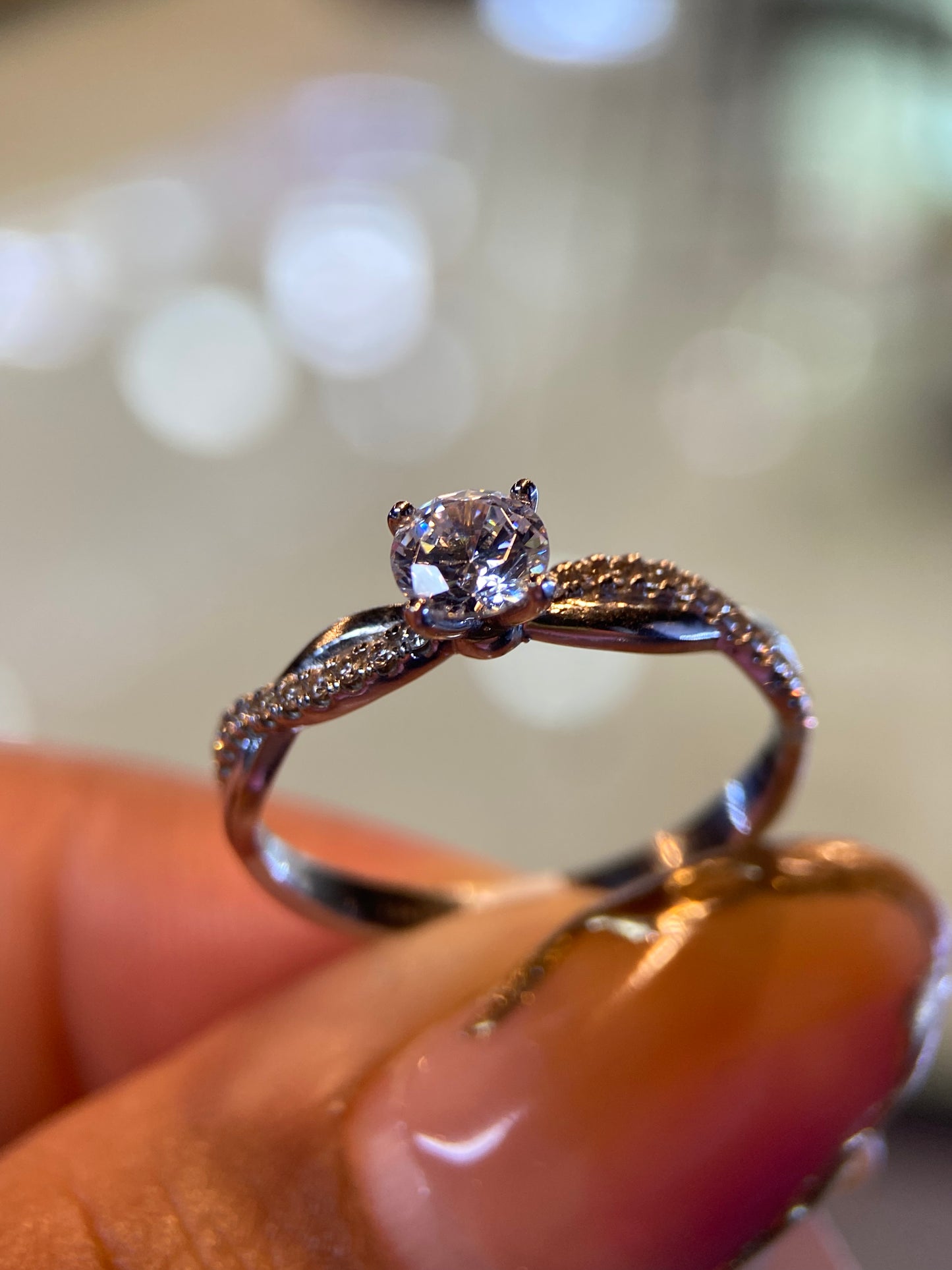 Anillo de compromiso en oro