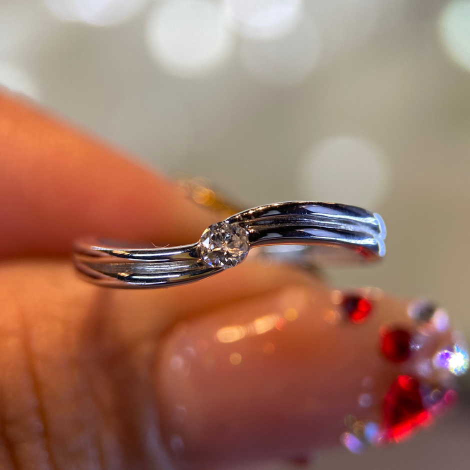 Anillo en Oro Blanco de 14k con Diamante Natural .08cts  Mod: OF1433