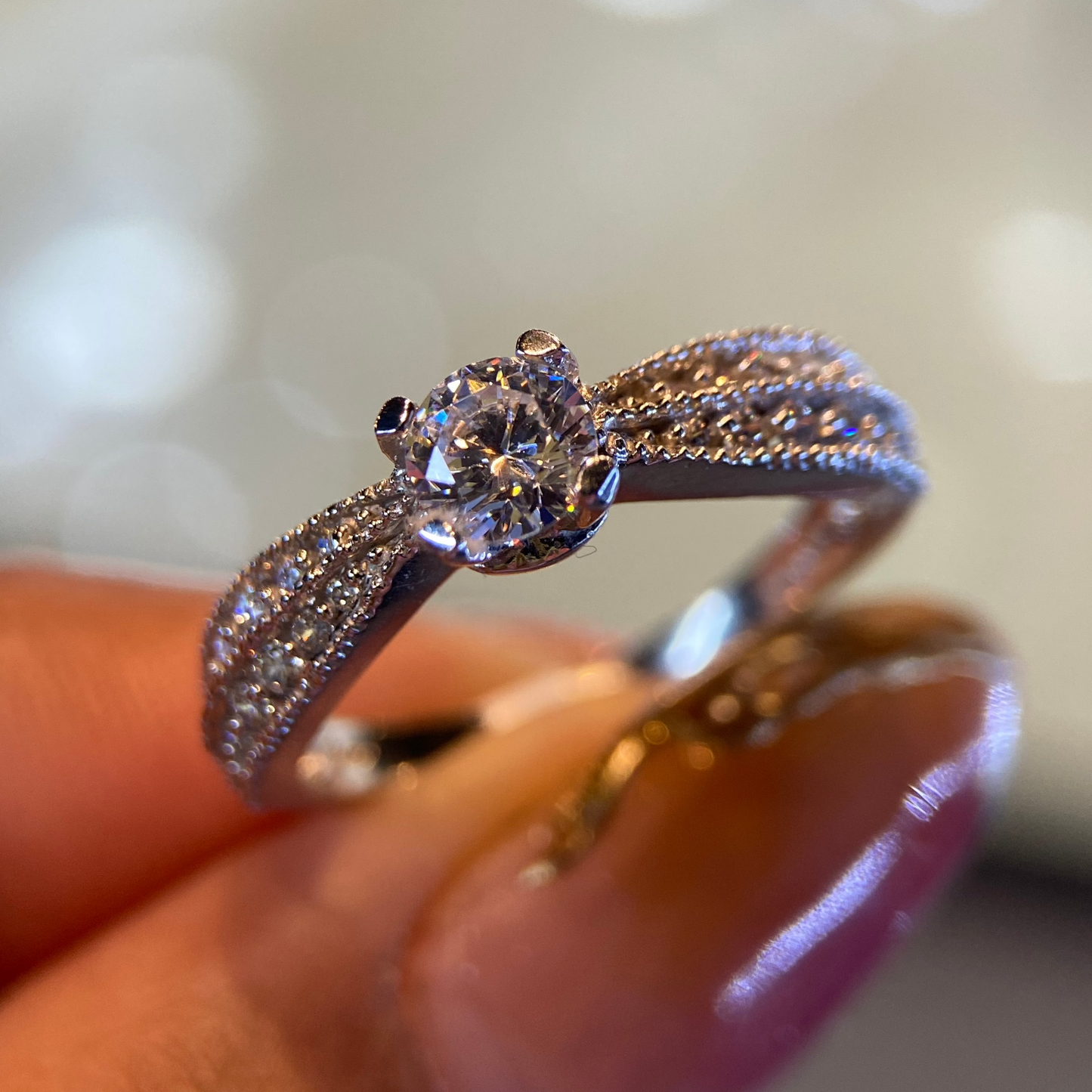Anillo de compromiso en oro