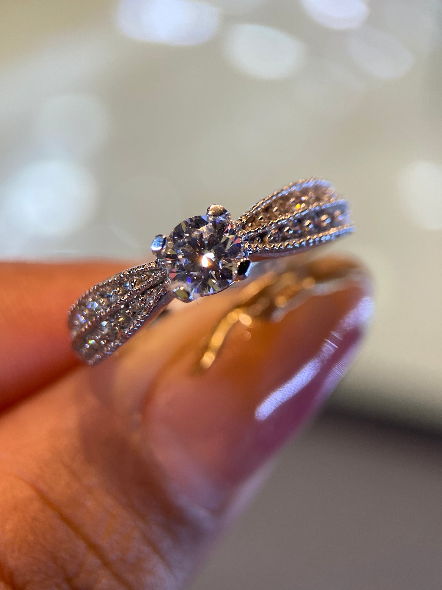 Anillo de compromiso en oro