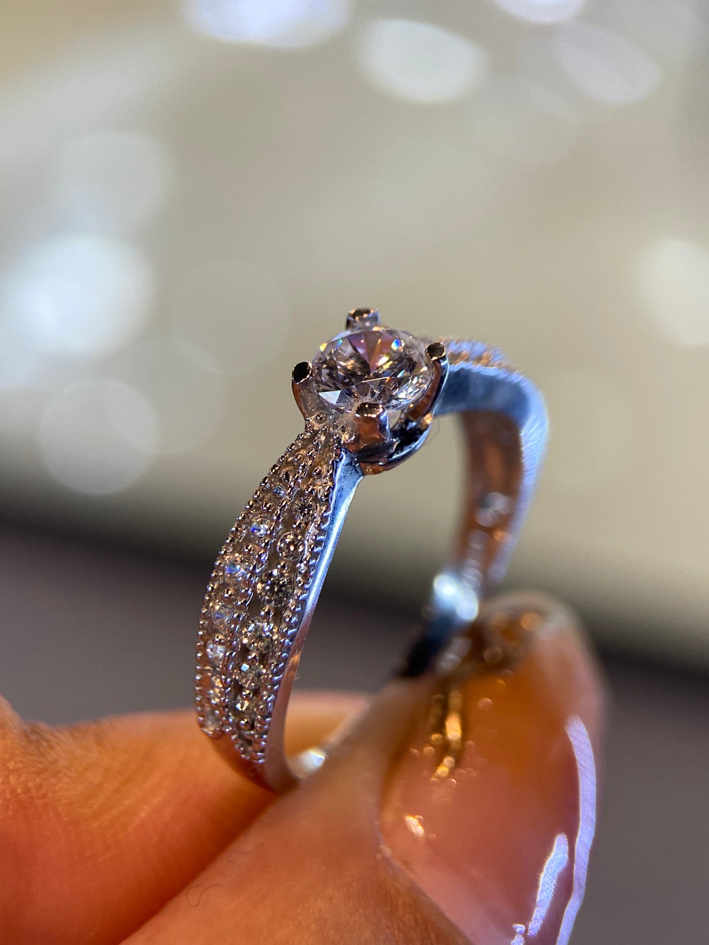 Anillo de compromiso en oro