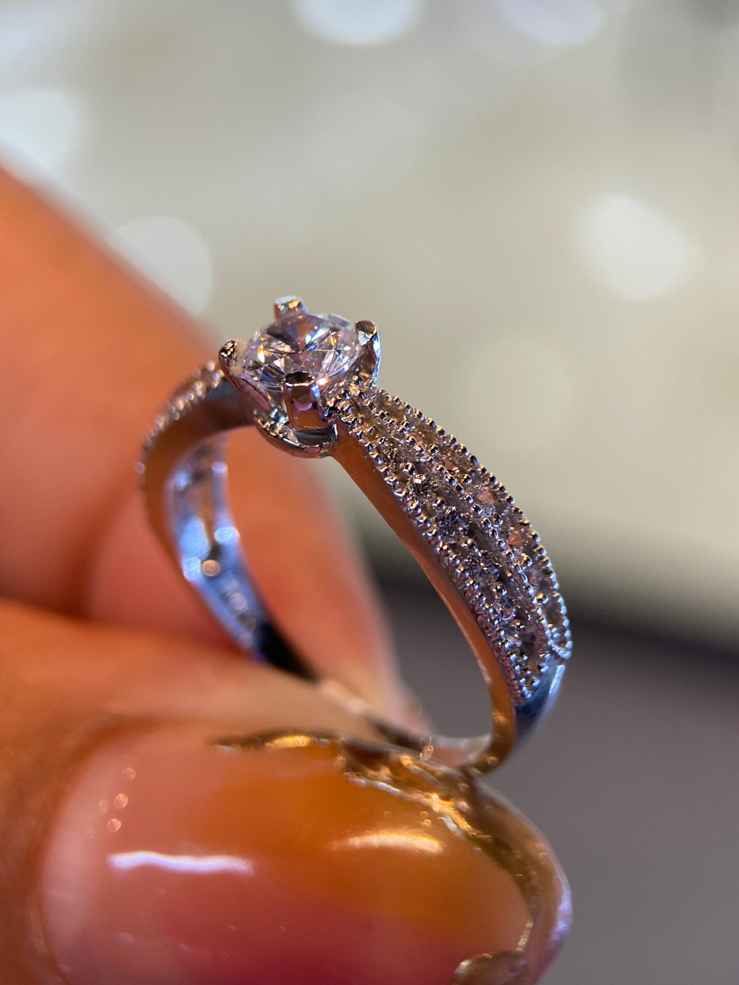 Anillo de compromiso en oro