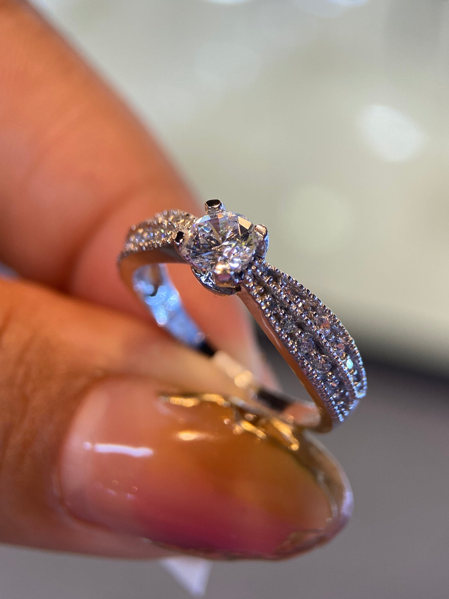 Anillo de compromiso en oro