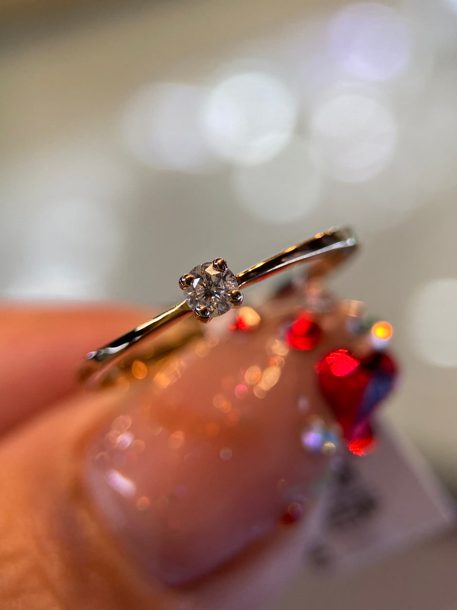 Anillo en Oro amarillo 14k con Diamante Natural .10cts Mod: OF1958