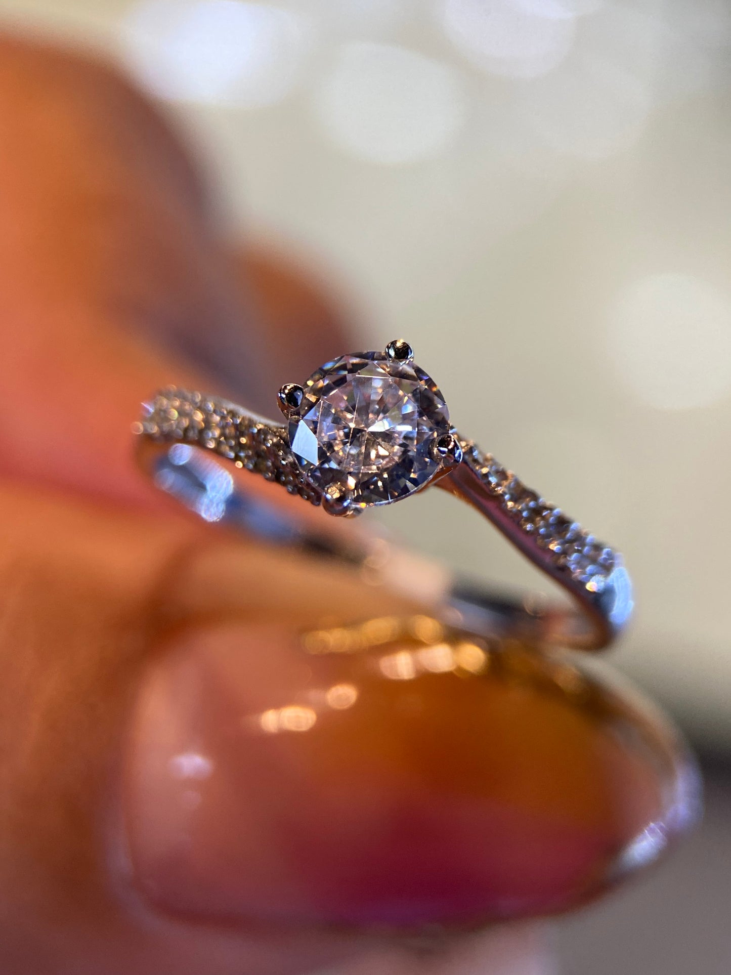 Anillo de compromiso en oro