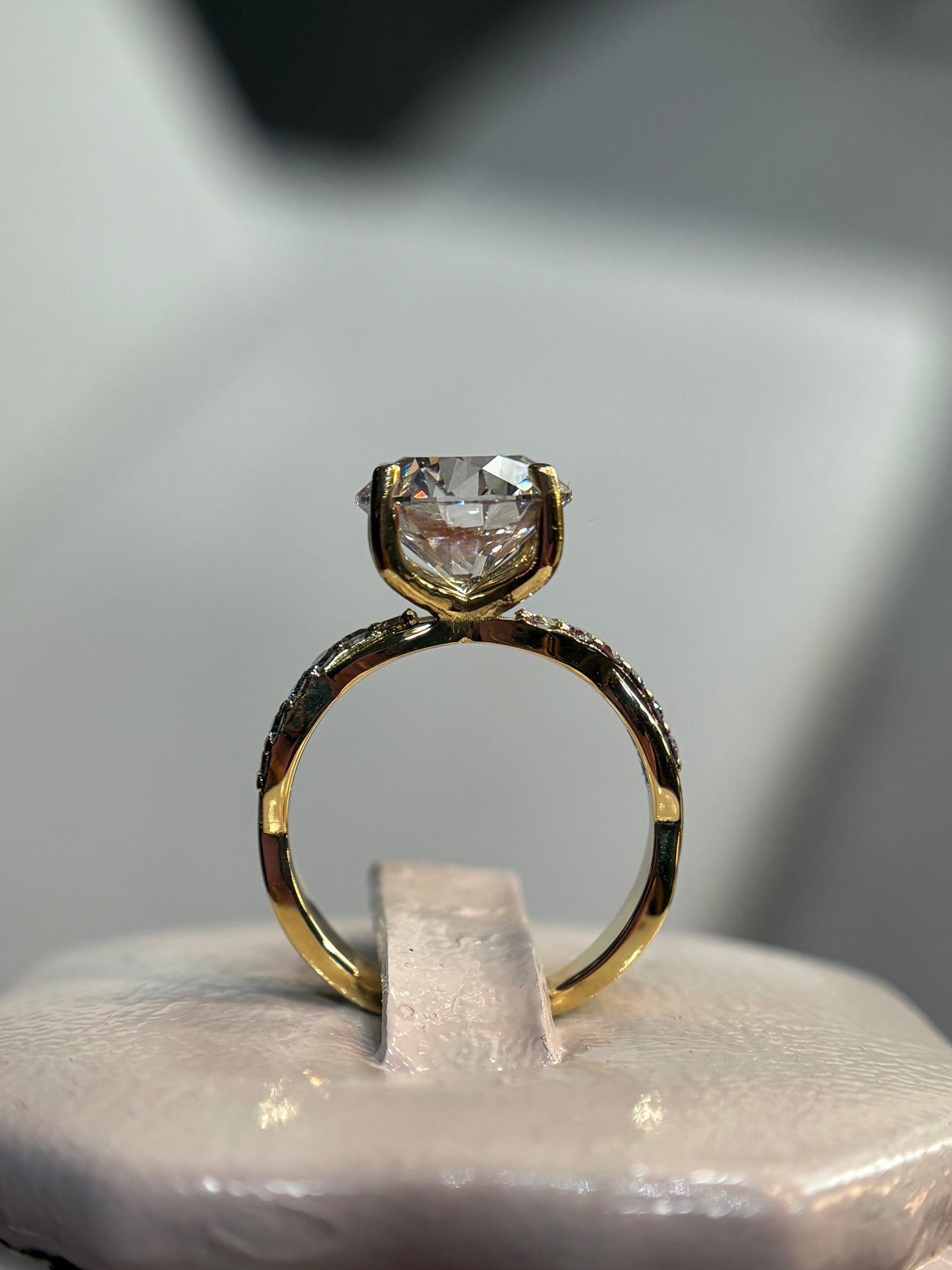 Anillo de compromiso en Oro