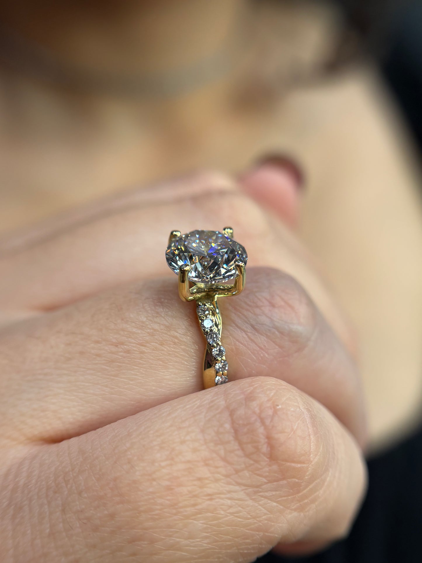 Anillo de compromiso en Oro