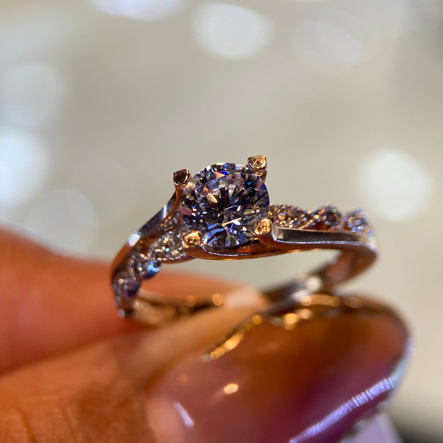 Anillo de compromiso en oro