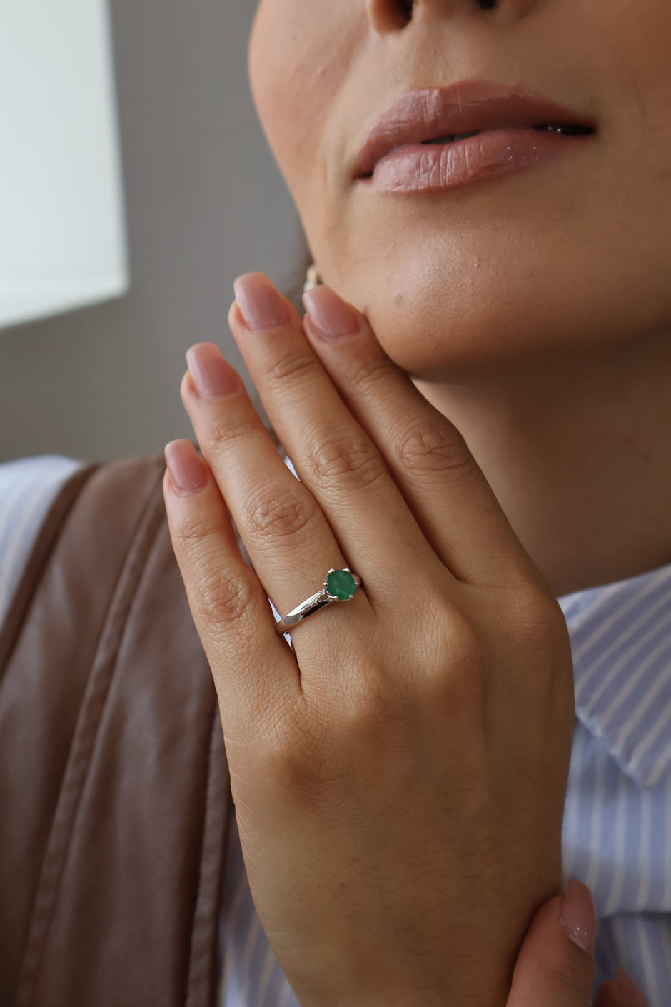 Anillo Gisel en Oro 14k con Esmeralda 0.95ct