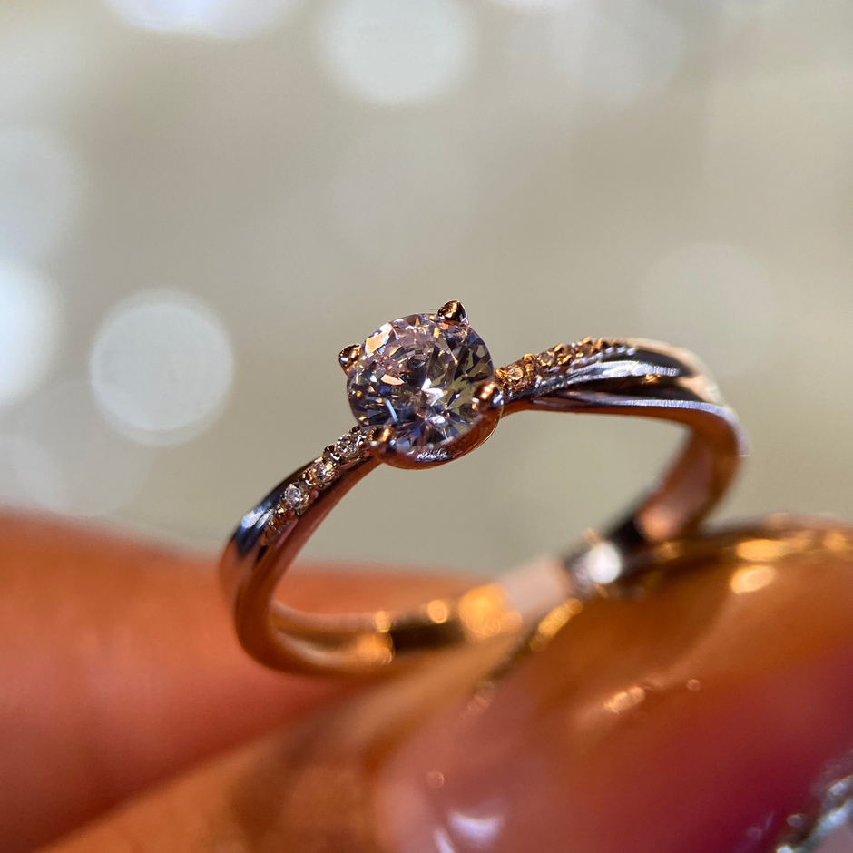 Anillo de compromiso en oro