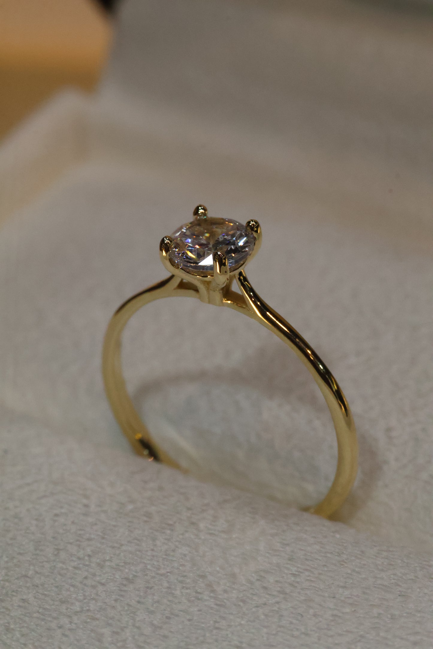 Engagement Ring in 10k Yellow Gold with Zirconia Cod: MAN034