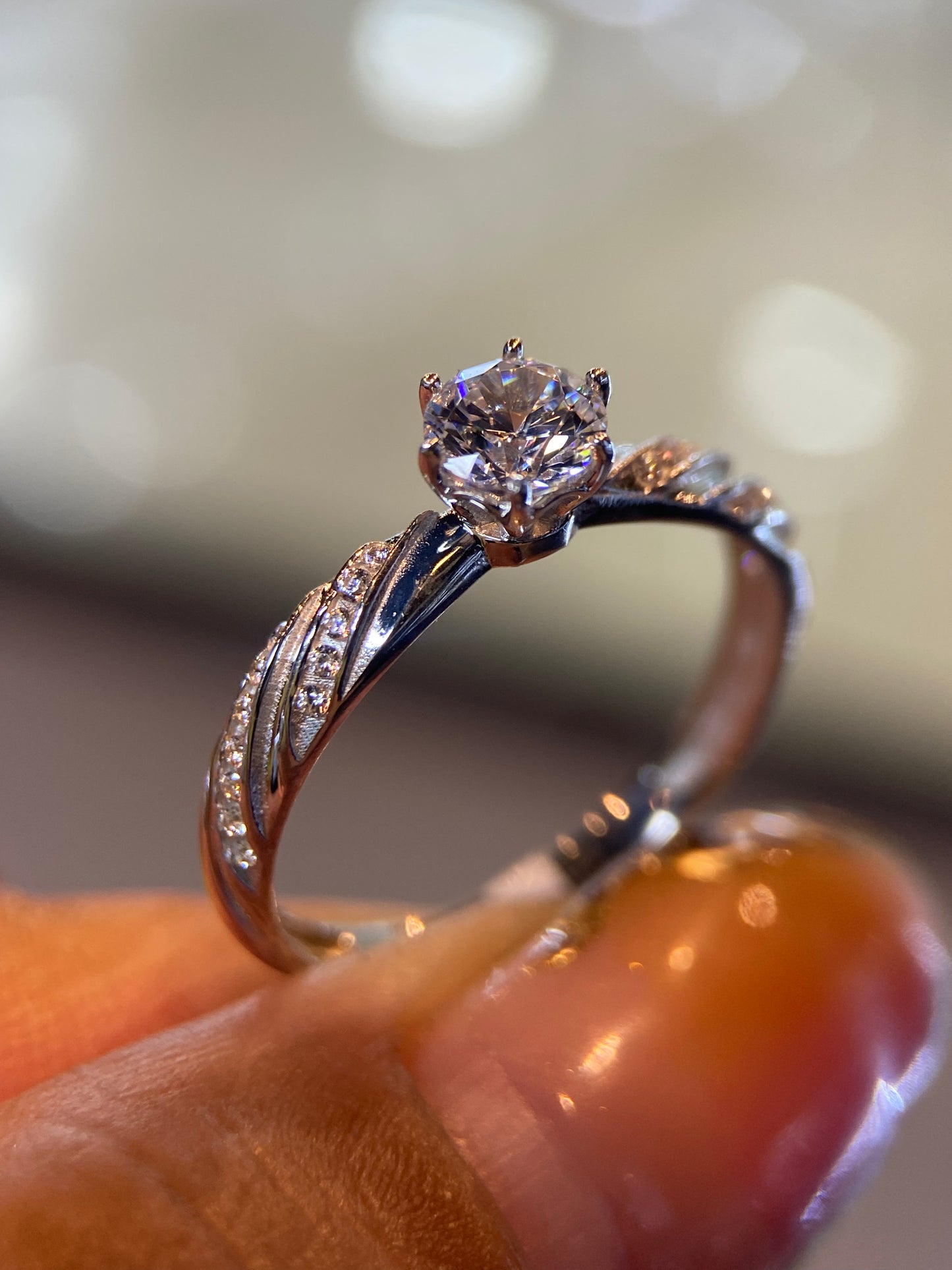 Anillo de compromiso en oro