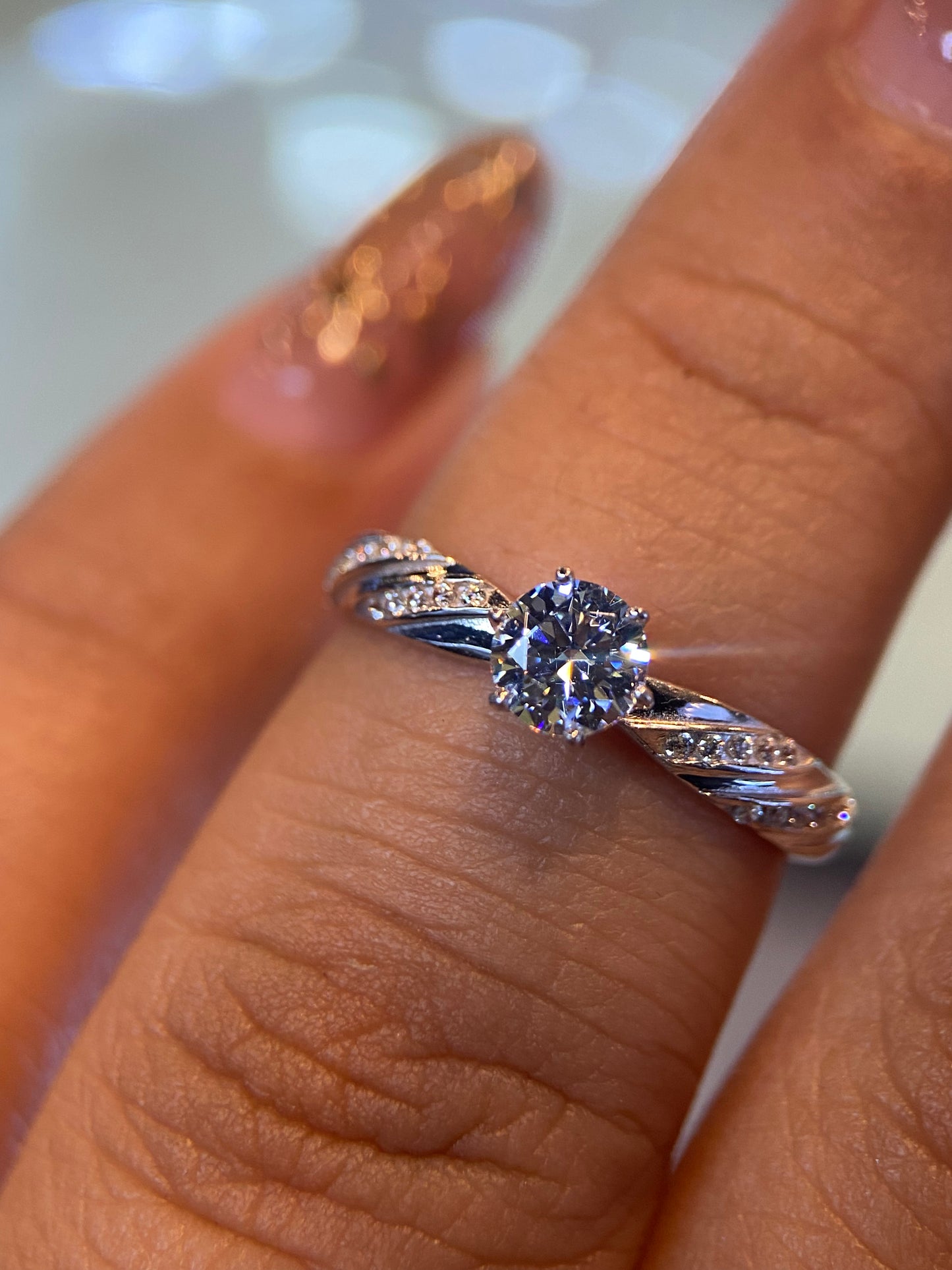 Anillo de compromiso en oro