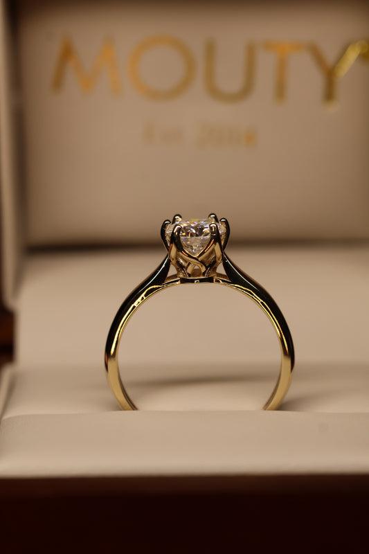 Anillo Briana en Oro Amarillo 10k 1cts con Moissanita GRA Modelo 15893