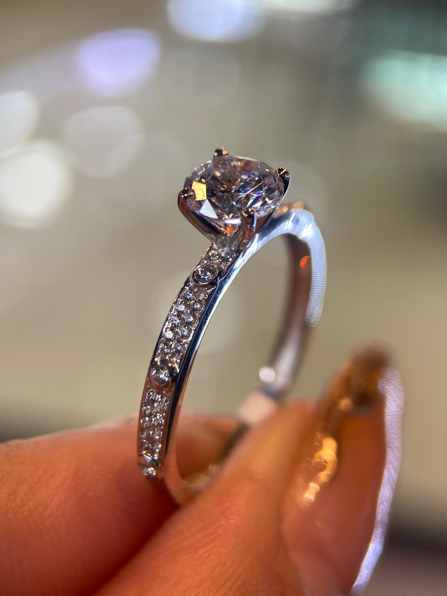 Anillo de compromiso en oro