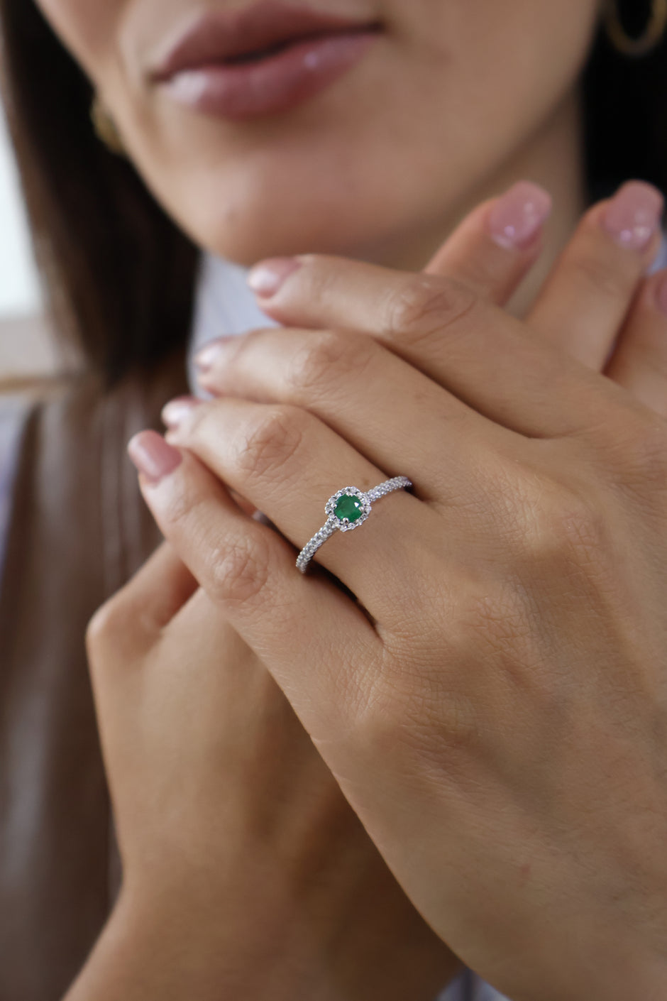 Anillo Nemesis en Oro con Esmeralda 0.30ct