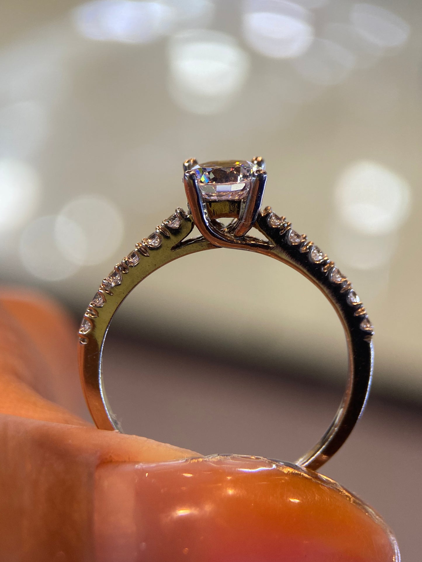Anillo de compromiso en oro