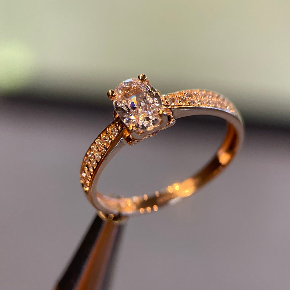 Anillo de compromiso en oro