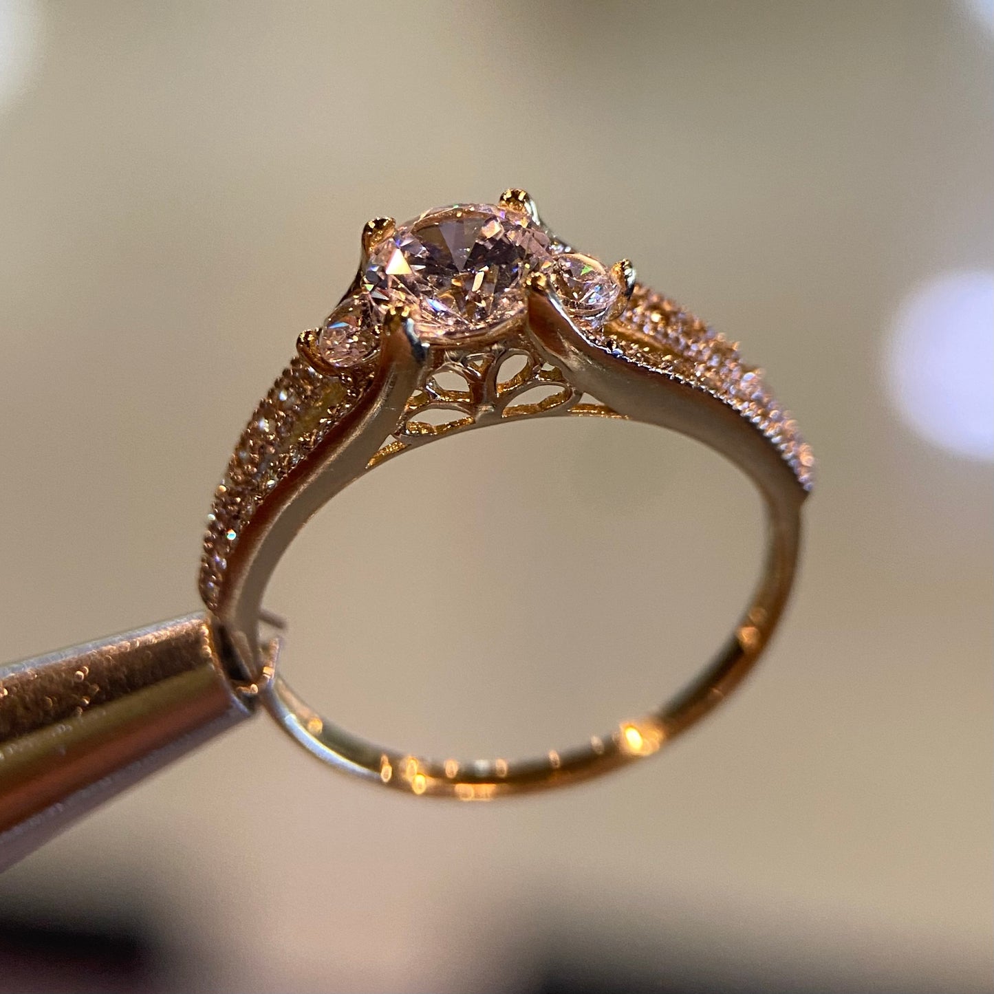 Anillo de compromiso en oro