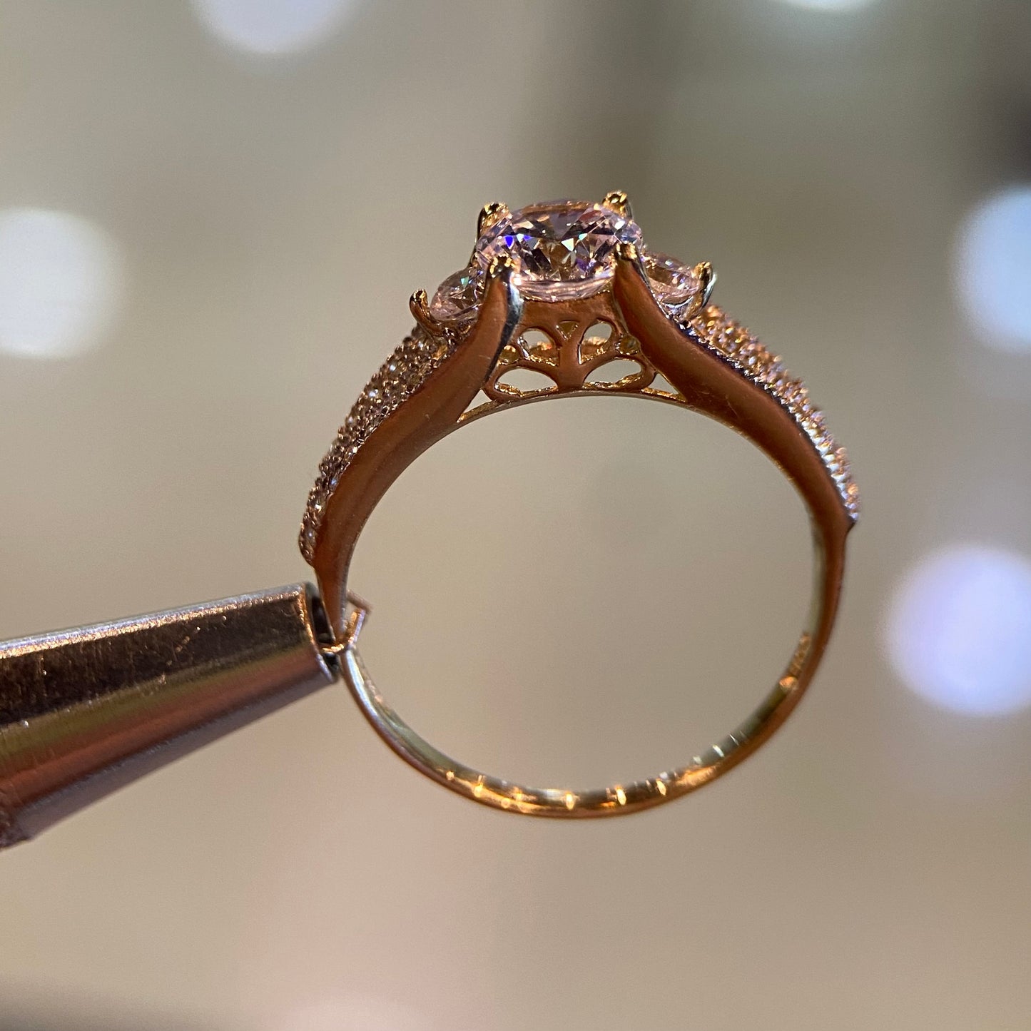 Anillo de compromiso en oro