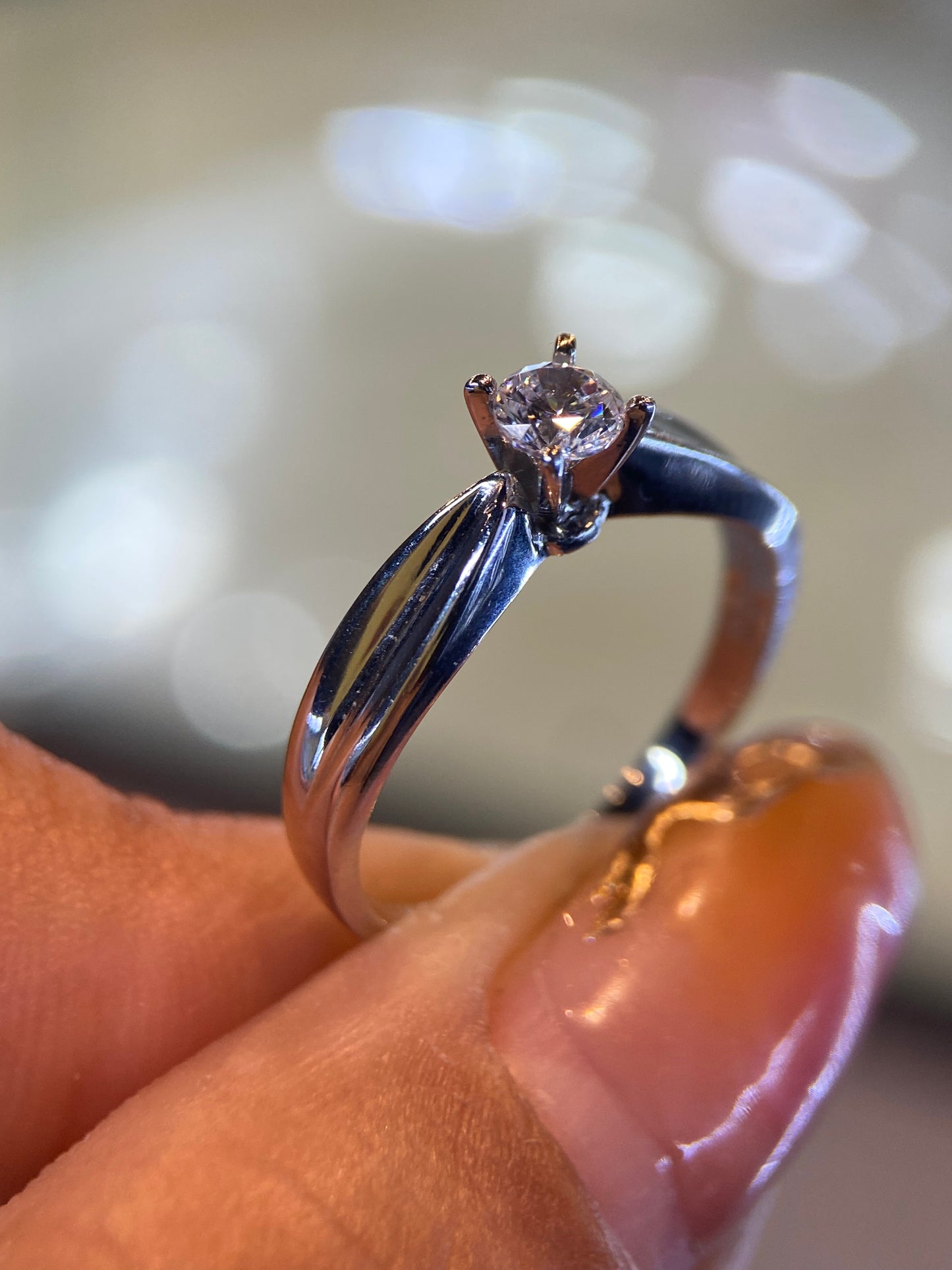 Anillo de compromiso en oro