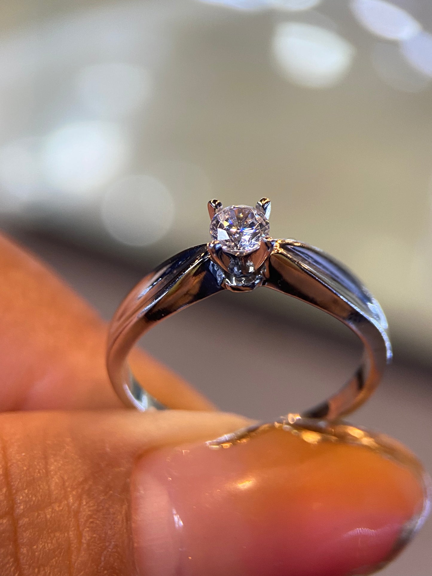 Anillo de compromiso en oro