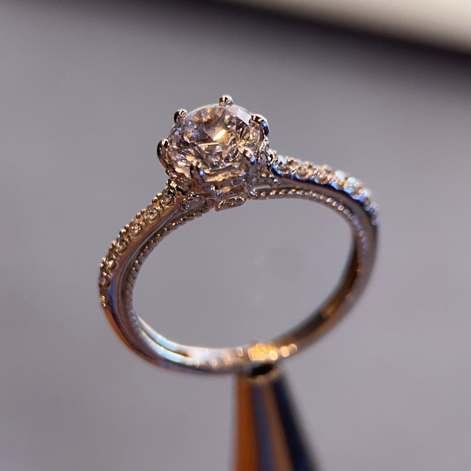 Anillo de compromiso en oro