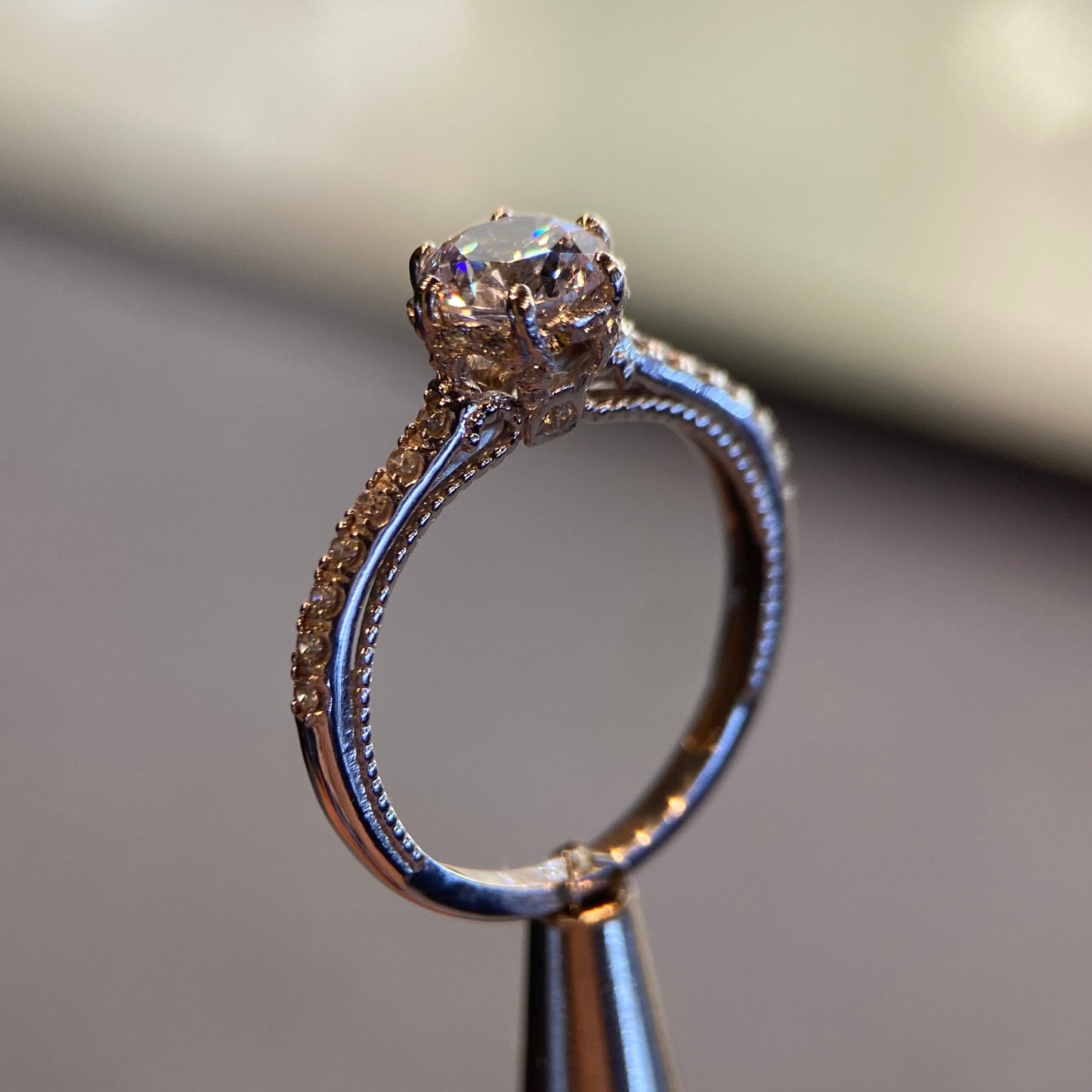 Anillo de compromiso en oro