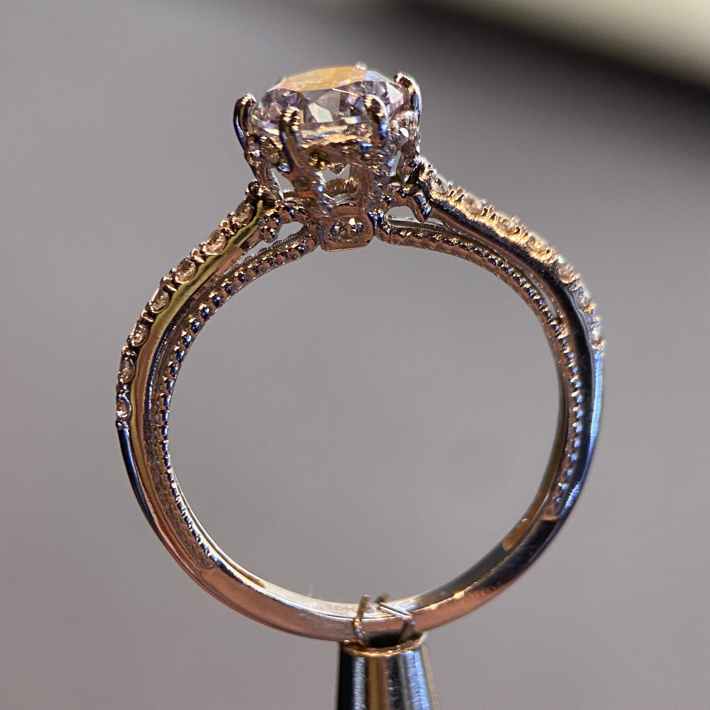 Anillo de compromiso en oro