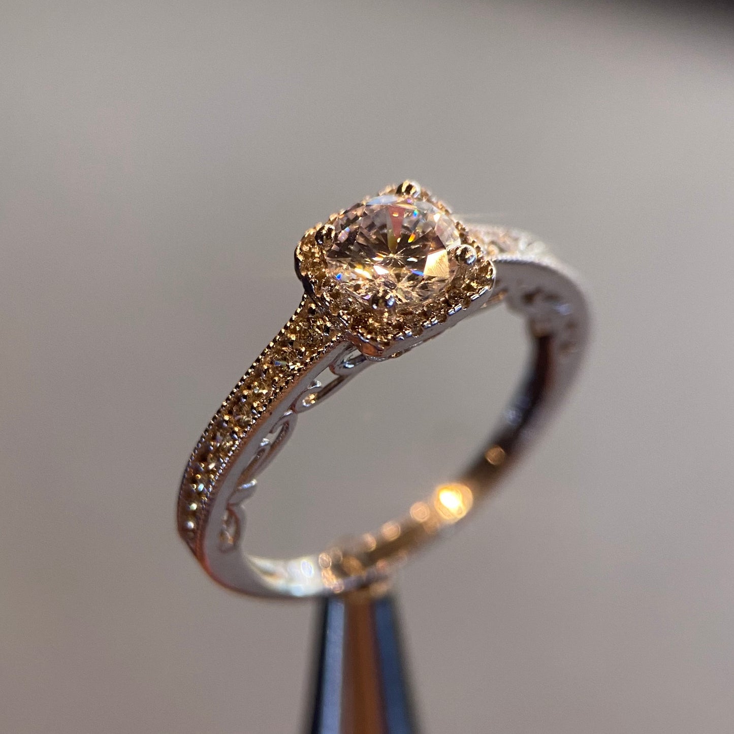Anillo de compromiso en oro