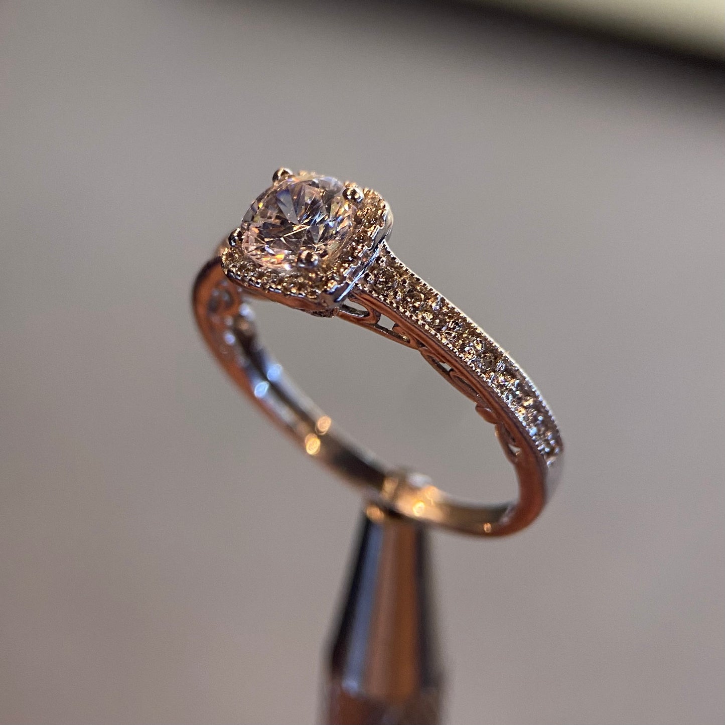 Anillo de compromiso en oro