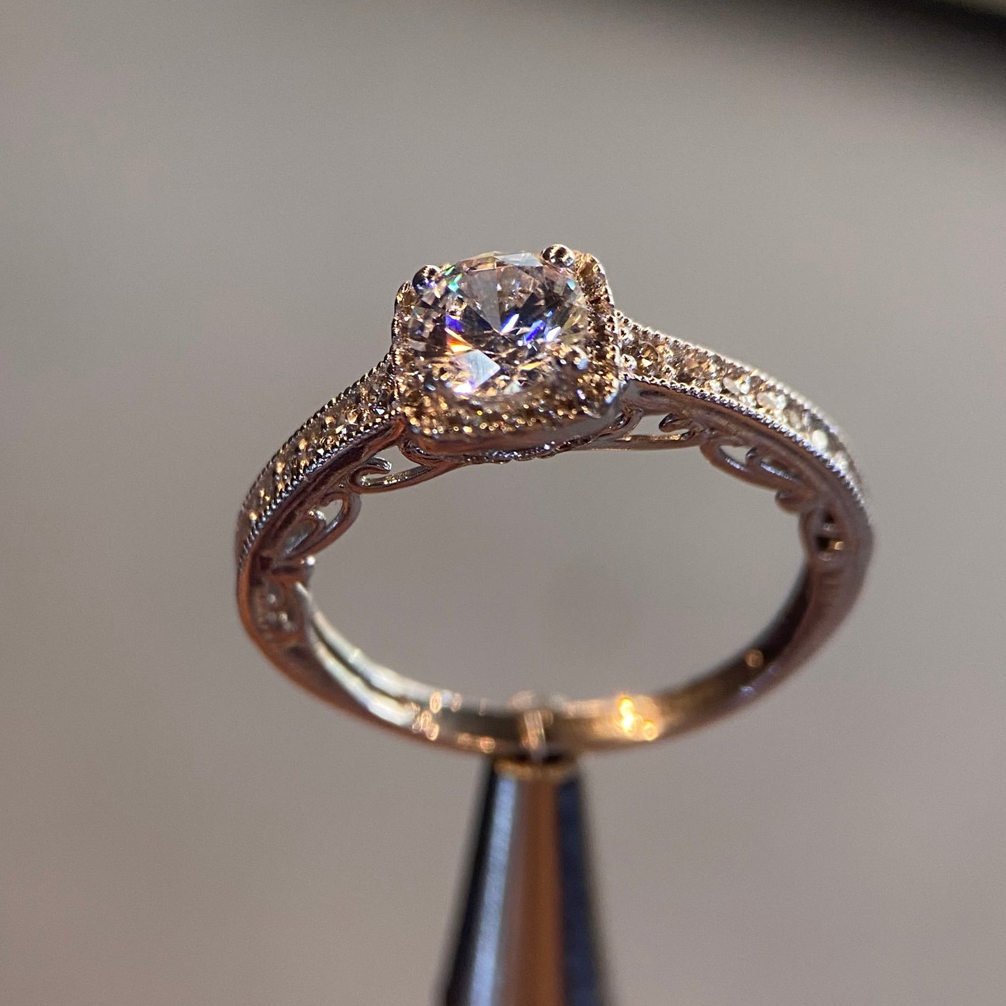 Anillo de compromiso en oro