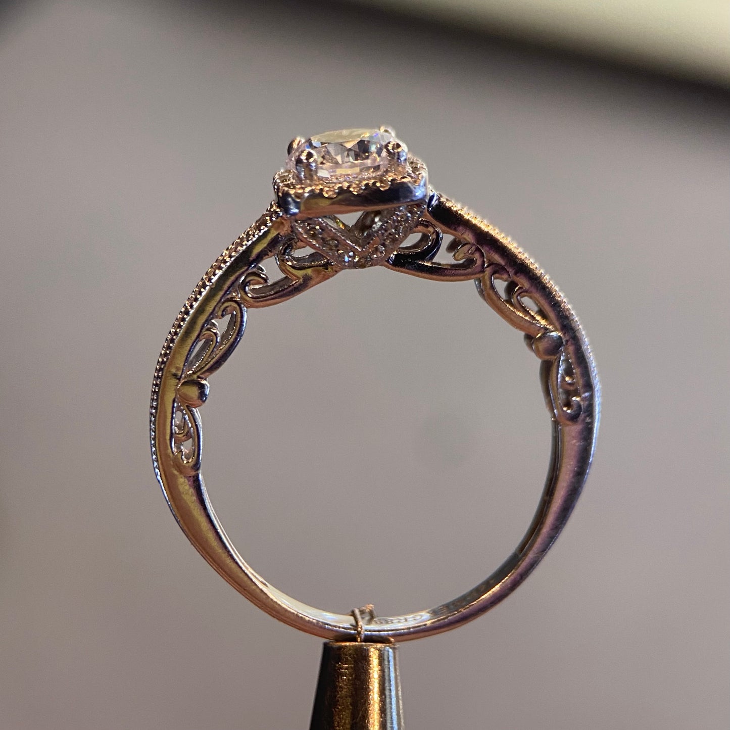 Anillo de compromiso en oro