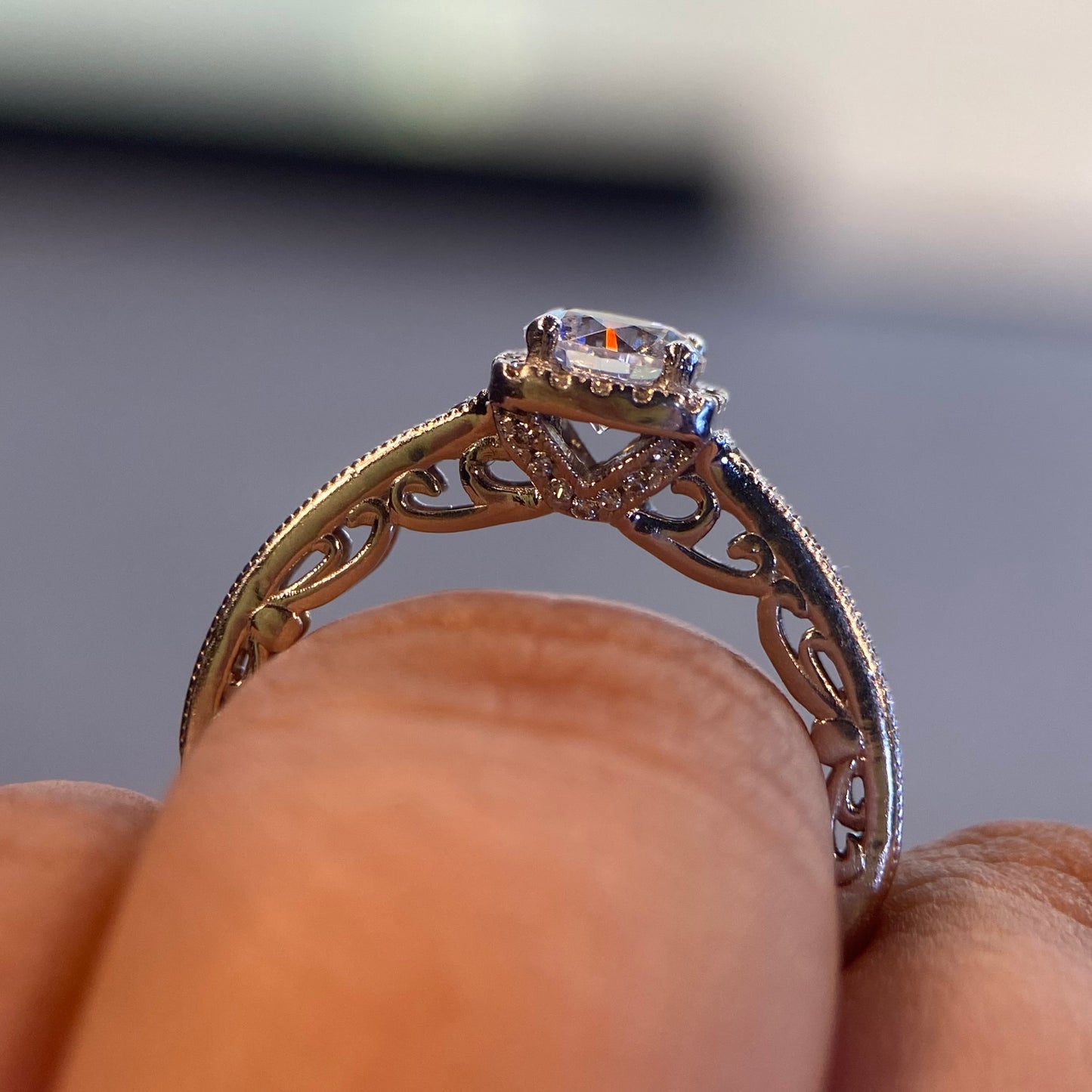 Anillo de compromiso en oro