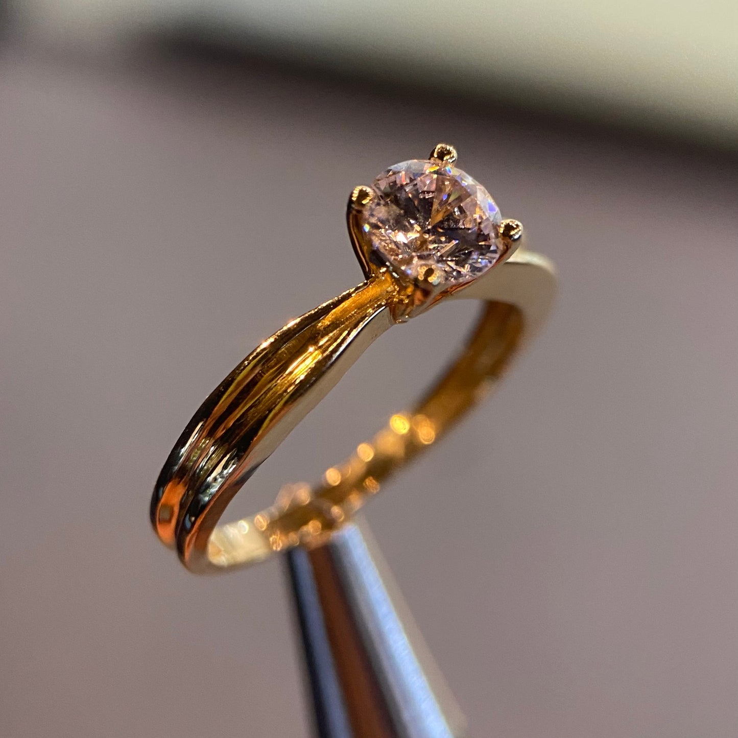 Anillo de compromiso en oro