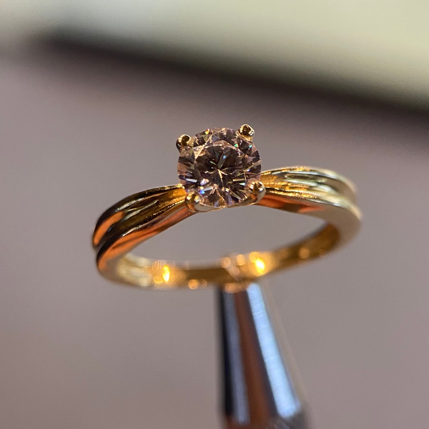 Anillo de compromiso en oro