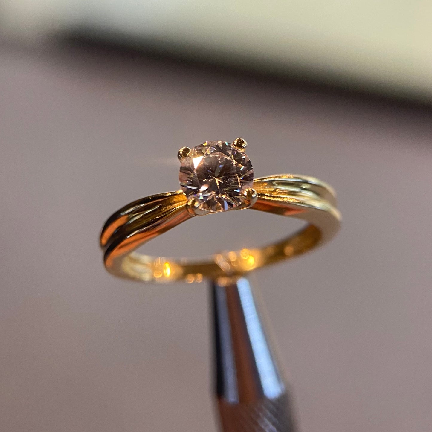 Anillo de compromiso en oro