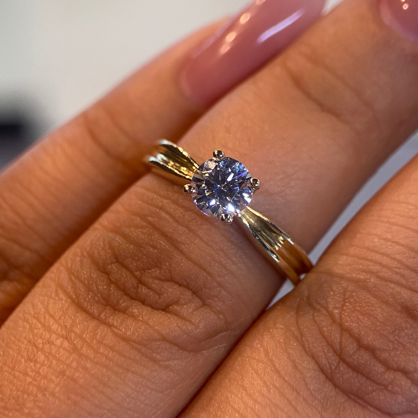 Anillo de compromiso en oro