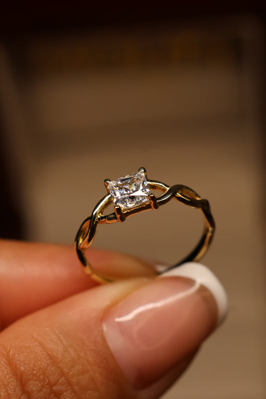 Anillo en Oro Amarillo 14k con Circonia Mod. 15869