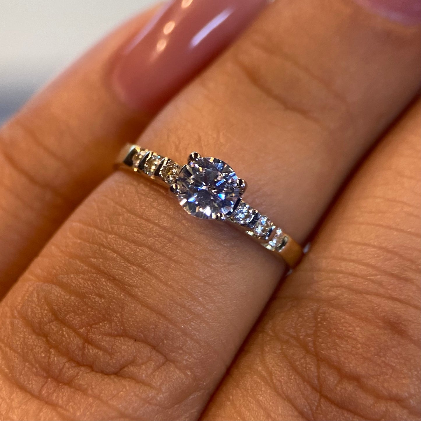 Anillo de compromiso en oro