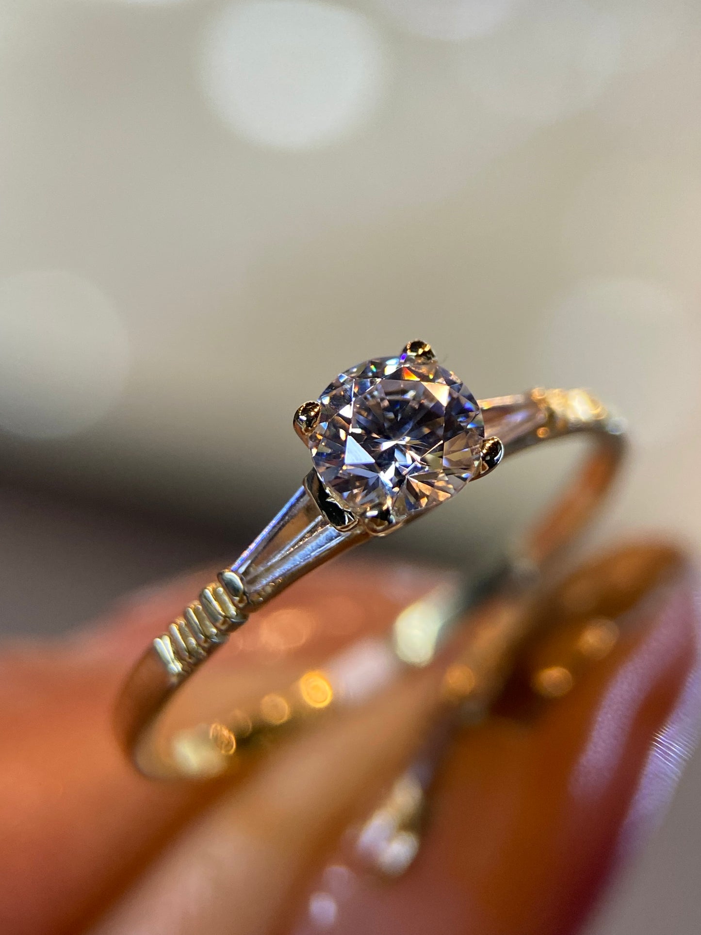 Anillo de compromiso en oro
