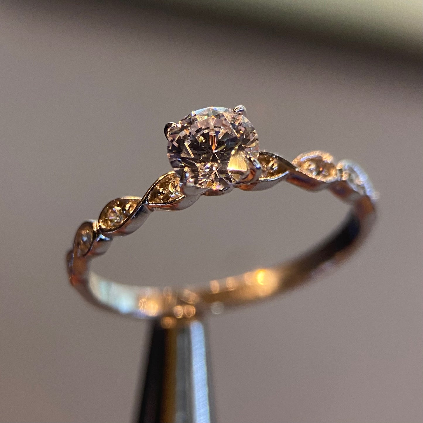 Anillo de compromiso en oro