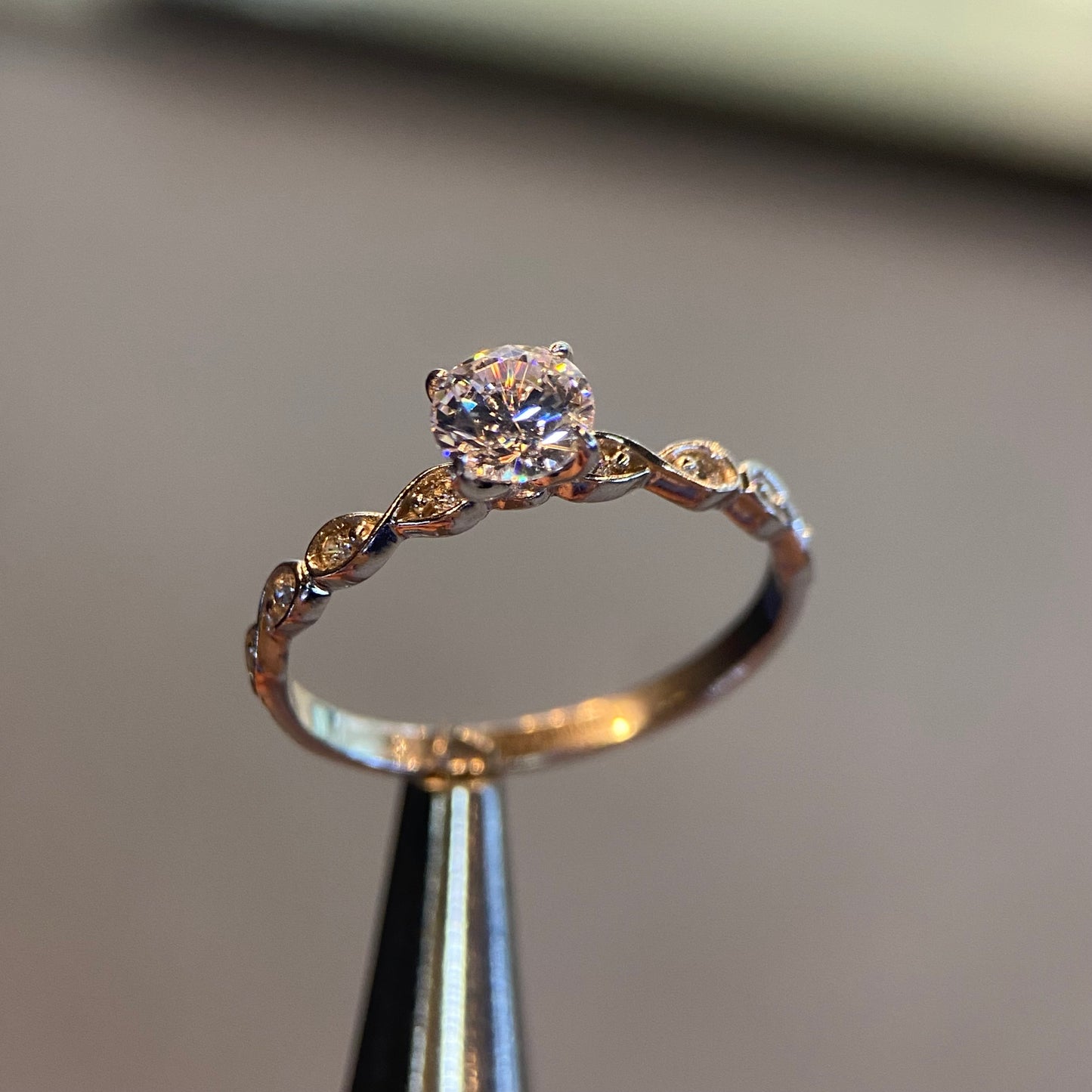 Anillo de compromiso en oro