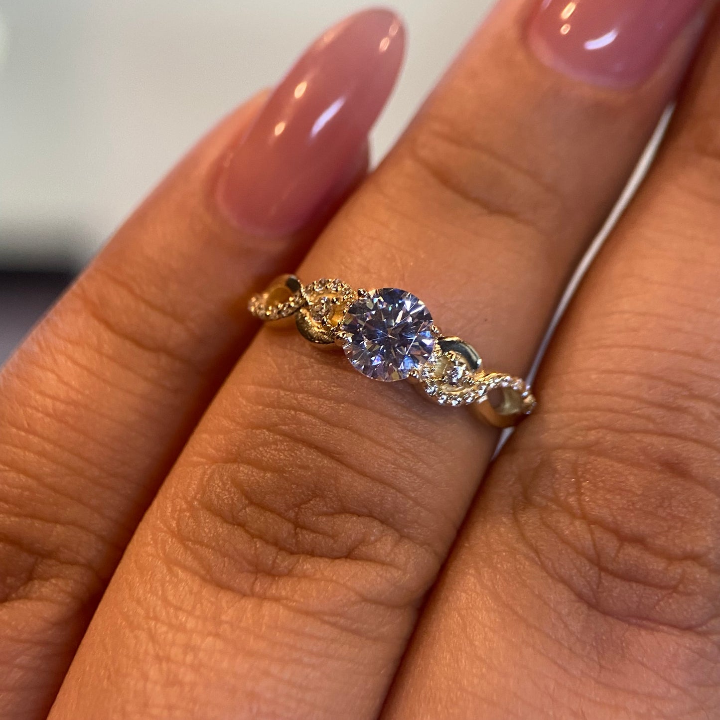 Anillo de compromiso en oro